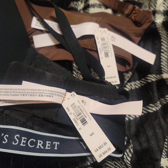 3 BNWT Victoria Secret bras in Black/lace,Silk brown & Beige 40C - Picture 11 of 13